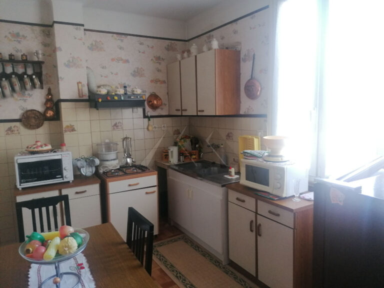 40353762b