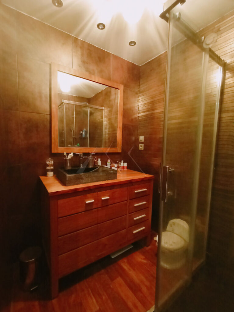 56182824l-2